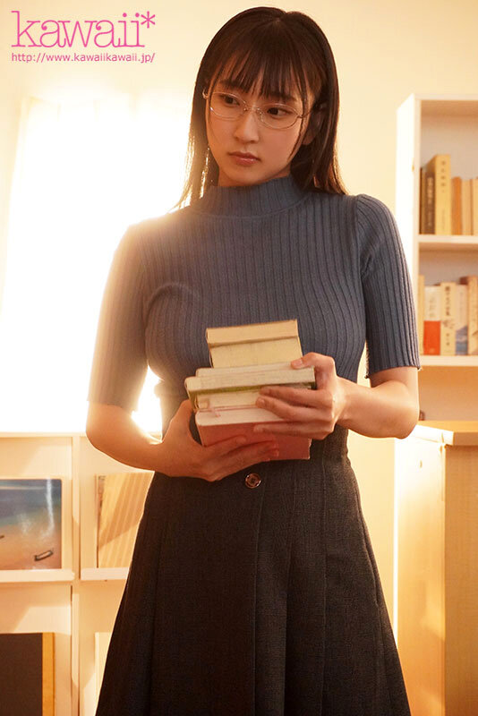 「●●クン、見て。先生のおっぱいだよ？」 2週間実習でやってきた地味な教育実習生は、生徒と2人きりになると何故かおっぱい丸出しになります。 糸井瑠花 6枚目