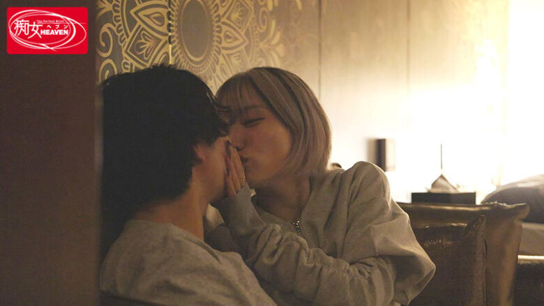 同窓会で再会した幼馴染がキレカワ最強ギャルになっていて―ほろ酔いラブホに連れ込まれてベロキス中出しお泊りしちゃった僕 春陽モカ 12枚目