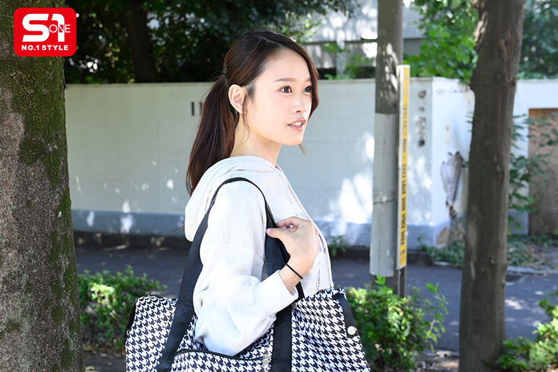 強靭な射精依存の暴走チ●ポ達を手厚く受け入れ身体を張った全力健診サポートでトロけるような快感射精へ誘う現役看護師 桜みお 2枚目