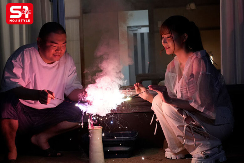 真夏に帰省したギャルグラドル幼馴染が都会仕込みの痴女テクで引きこもりの僕をヌキ倒してくれた 笹倉彩 9枚目